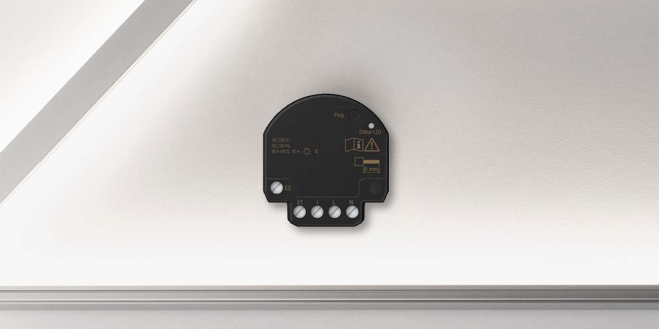 JUNG HOME Jalousieaktor Mini bei Muster Elektro in Musterstadt